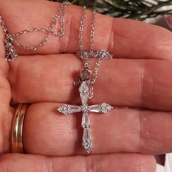 925 Sterling Silver Cubic Zirconia Cross Necklace 18" - Picture 4 of 4